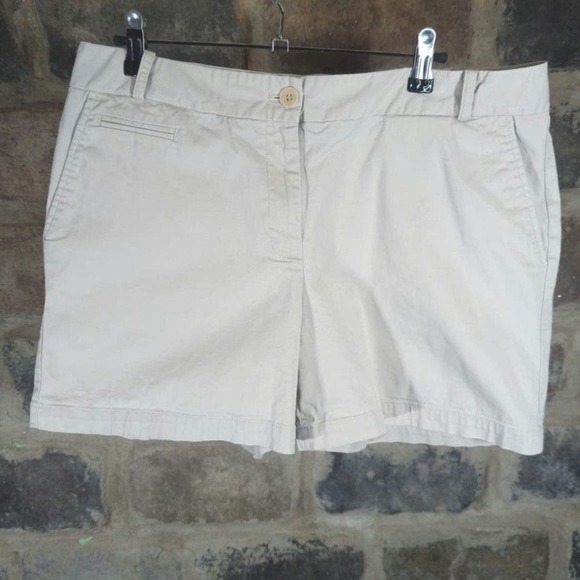 Talbots Pants - Talbots Shorts Light Tan Khaki Hi-Rise Woman's Size 12 Classic Preppy Summer